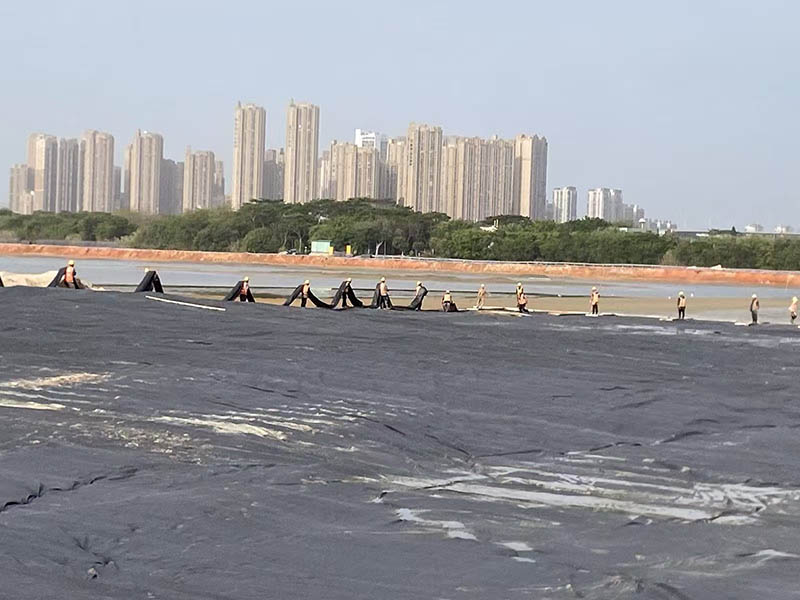 铺设密封膜1